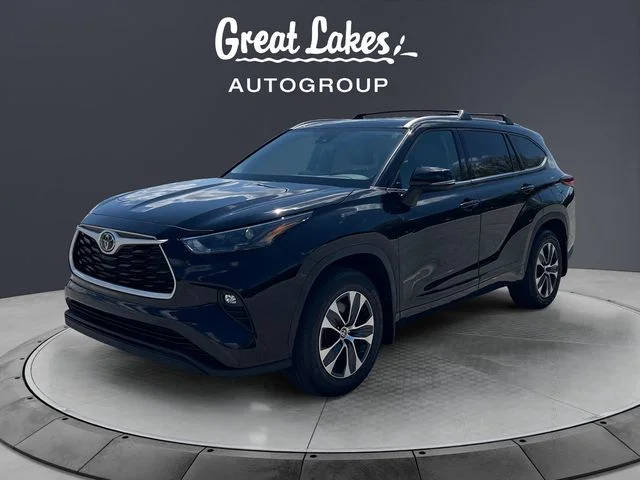 2022 Toyota Highlander XLE AWD photo