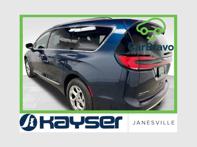 2022 Chrysler Pacifica Minivan Limited AWD photo