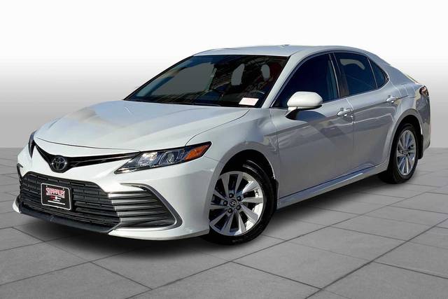 2023 Toyota Camry LE FWD photo