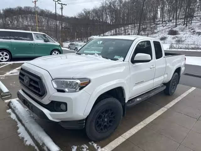 2022 Toyota Tacoma SR5 4WD photo