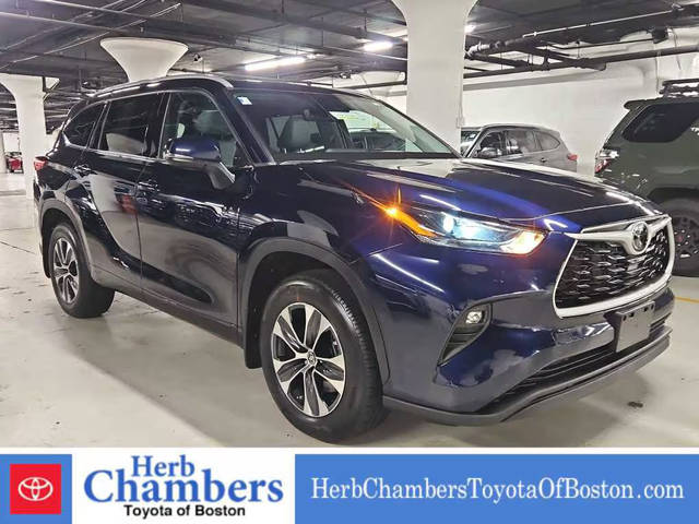 2022 Toyota Highlander XLE AWD photo