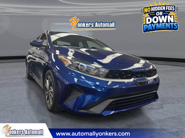 2023 Kia Forte LXS FWD photo