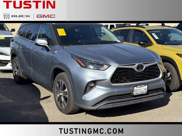2022 Toyota Highlander XLE FWD photo