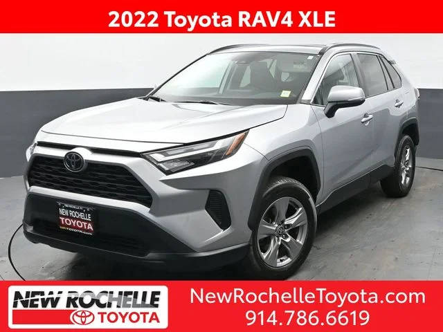 2022 Toyota RAV4 XLE AWD photo