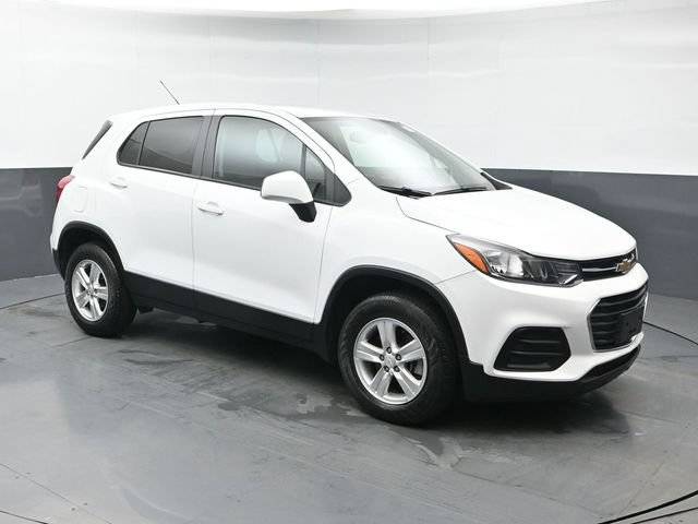 2022 Chevrolet Trax LS AWD photo
