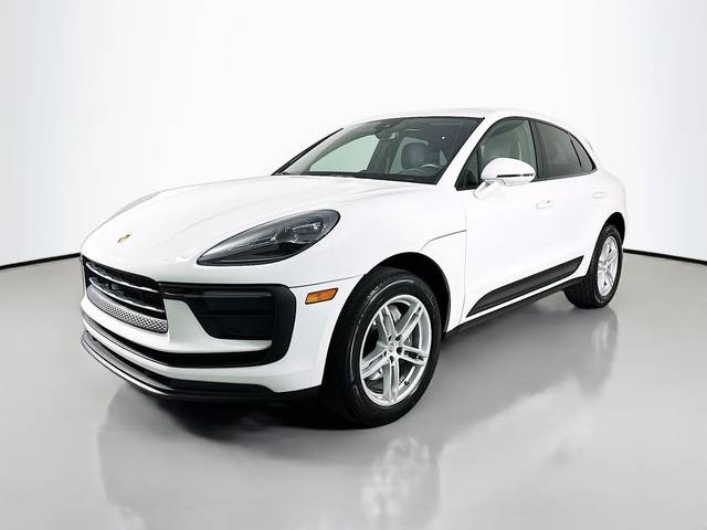 2022 Porsche Macan  AWD photo