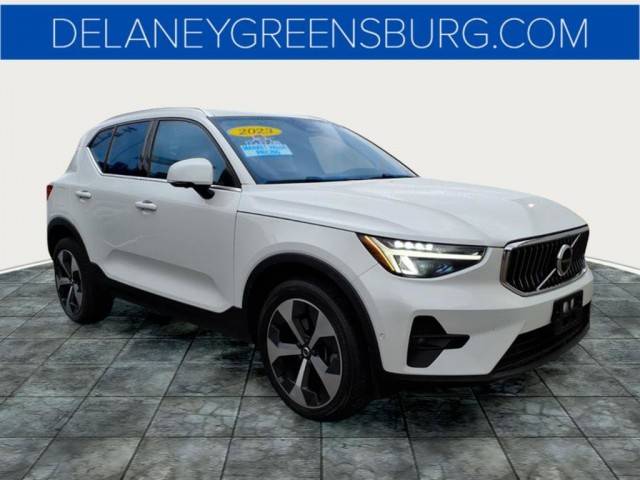 2023 Volvo XC40 Plus Bright Theme AWD photo