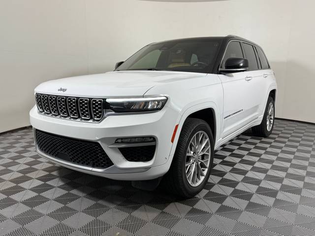 2023 Jeep Grand Cherokee Summit RWD photo