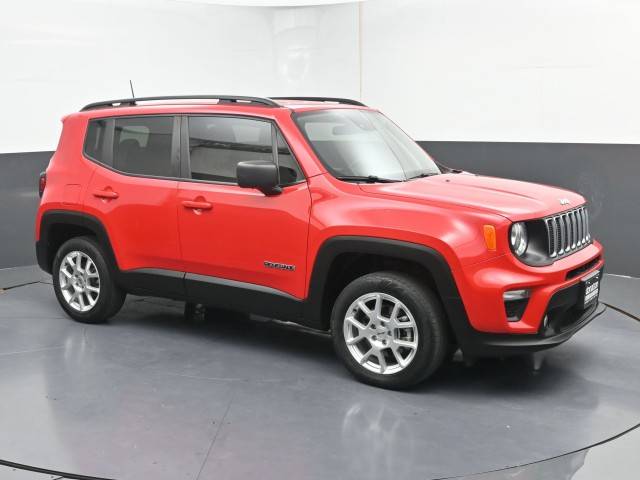 2022 Jeep Renegade Latitude 4WD photo