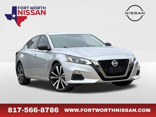 2022 Nissan Altima 2.5 SR AWD photo