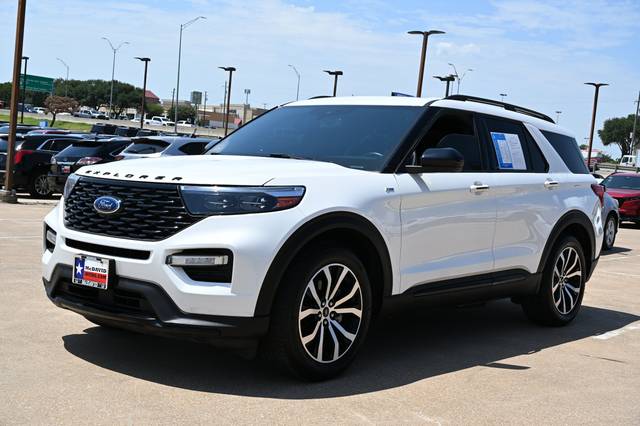 2022 Ford Explorer ST-Line RWD photo