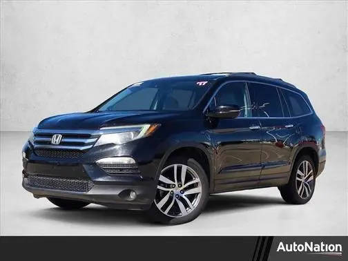 2017 Honda Pilot Touring AWD photo