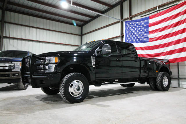 2019 Ford F-350 Super Duty XL 4WD photo