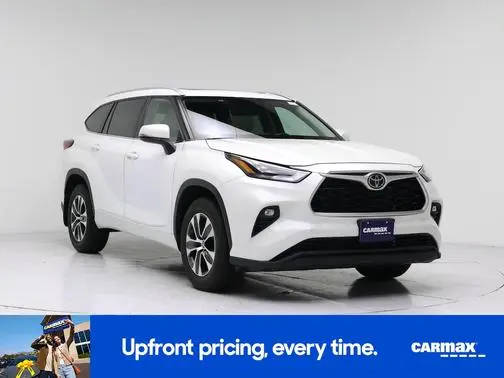 2022 Toyota Highlander XLE AWD photo