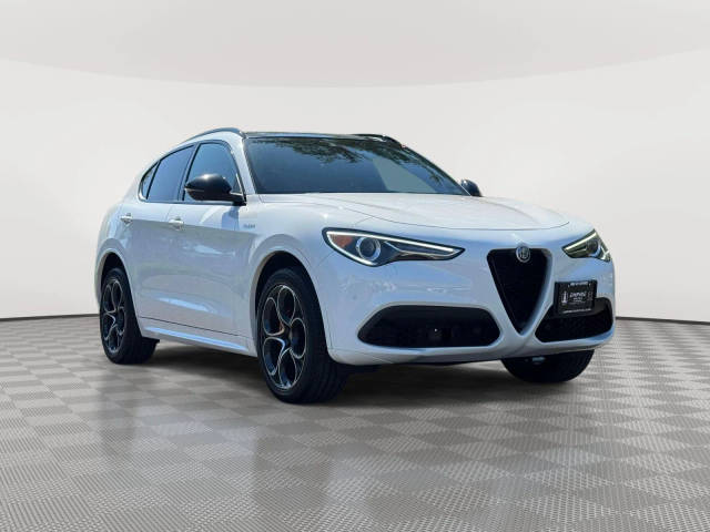 2023 Alfa Romeo Stelvio Veloce AWD photo
