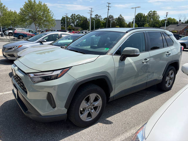 2022 Toyota RAV4 Hybrid XLE AWD photo