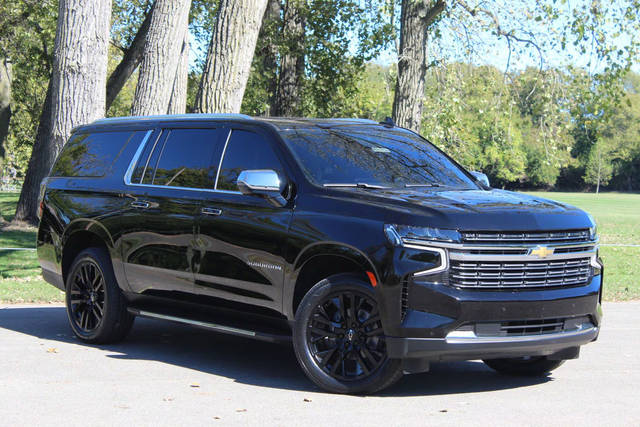 2023 Chevrolet Suburban Premier 4WD photo