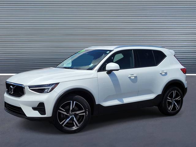 2023 Volvo XC40 Core AWD photo