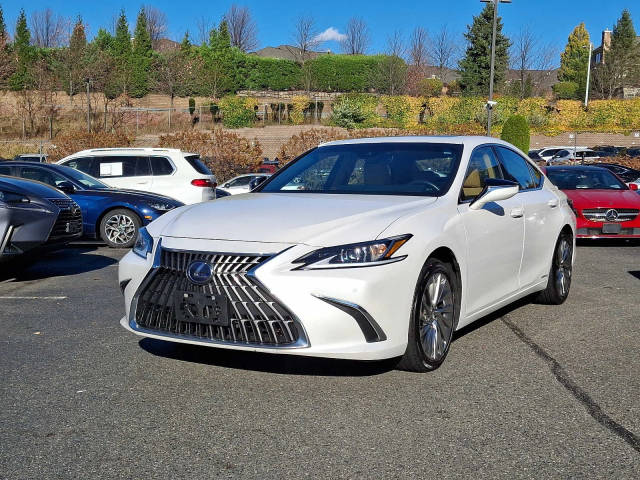 2022 Lexus ES ES 300h Luxury FWD photo