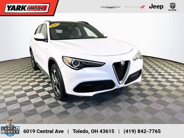 2023 Alfa Romeo Stelvio Ti AWD photo