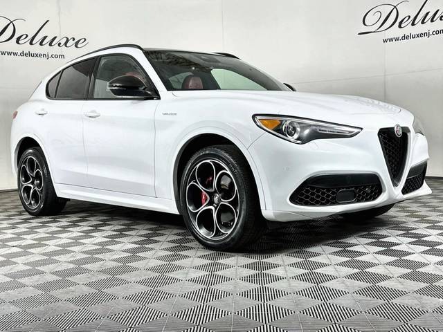 2023 Alfa Romeo Stelvio Veloce AWD photo