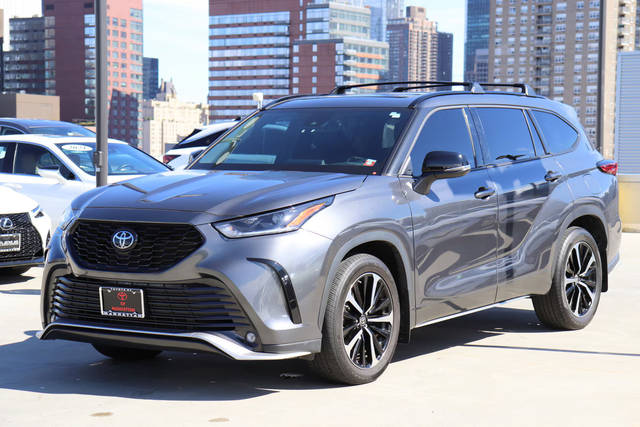 2022 Toyota Highlander XSE AWD photo