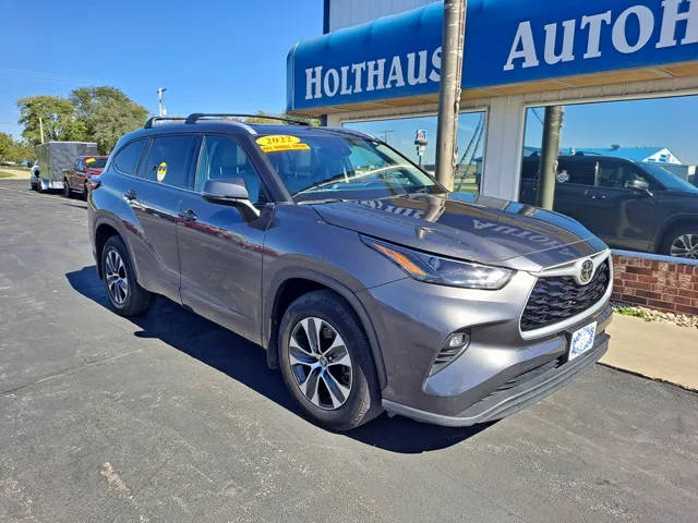 2022 Toyota Highlander XLE AWD photo