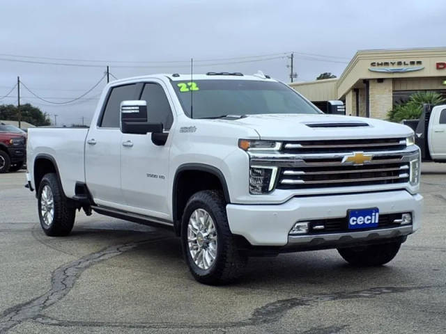 2022 Chevrolet Silverado 3500HD High Country 4WD photo