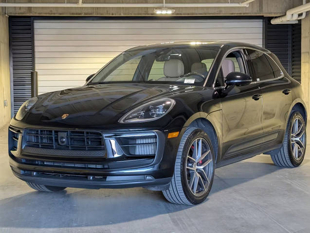 2022 Porsche Macan S AWD photo