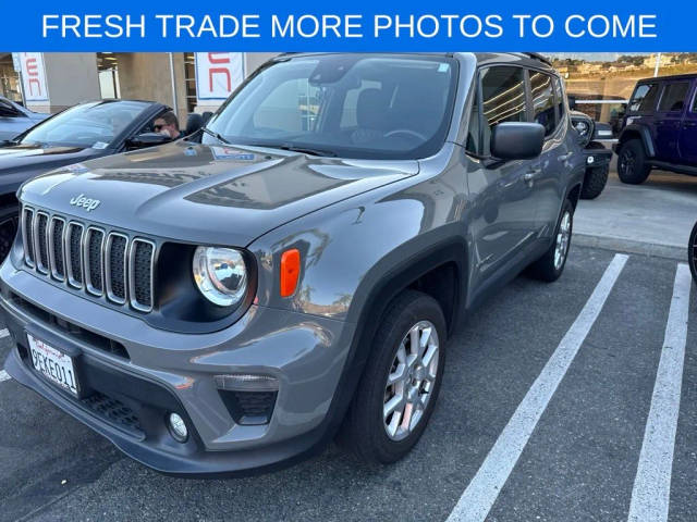 2022 Jeep Renegade Latitude 4WD photo