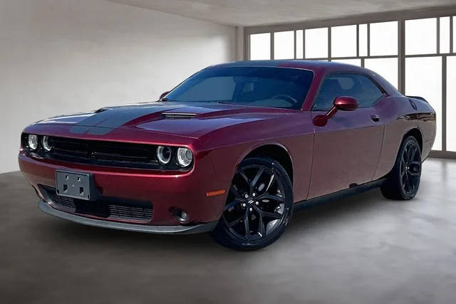 2022 Dodge Challenger SXT RWD photo