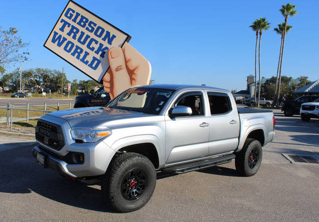 2022 Toyota Tacoma SR 4WD photo