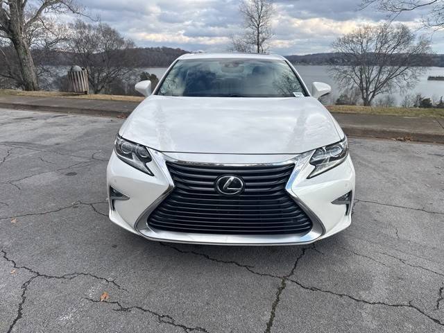 2016 Lexus ES  FWD photo