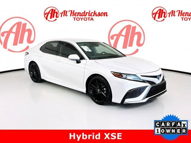 2022 Toyota Camry Hybrid XSE FWD photo