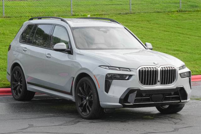 2023 BMW X7 xDrive40i AWD photo