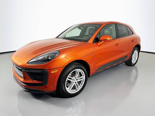 2022 Porsche Macan  AWD photo
