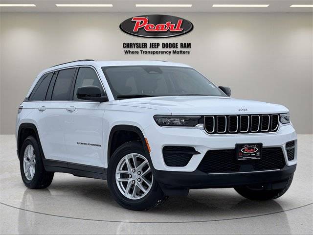 2023 Jeep Grand Cherokee Laredo 4WD photo