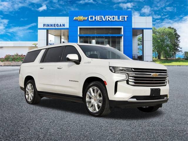 2023 Chevrolet Suburban High Country 4WD photo