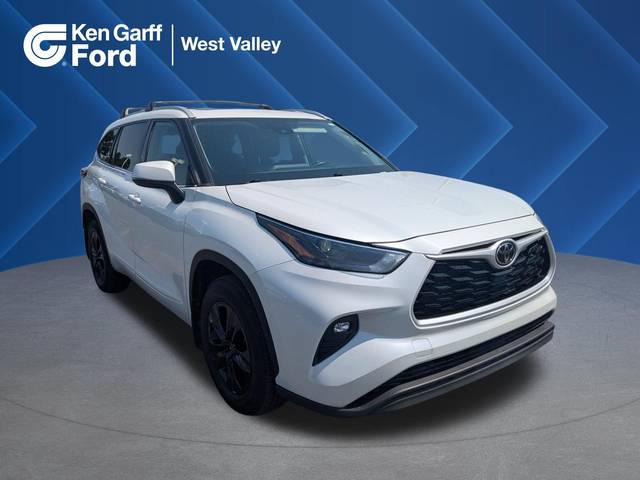 2022 Toyota Highlander XLE AWD photo