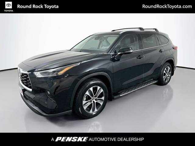 2022 Toyota Highlander XLE FWD photo