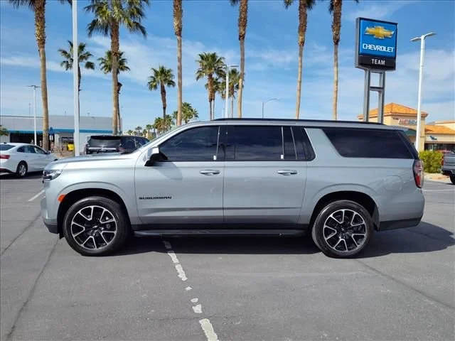 2023 Chevrolet Suburban RST 4WD photo