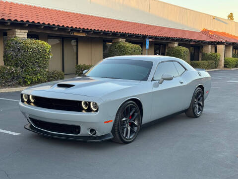 2022 Dodge Challenger GT RWD photo
