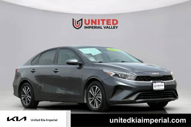2023 Kia Forte LXS FWD photo