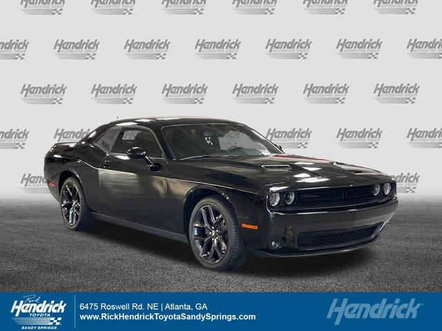 2022 Dodge Challenger SXT RWD photo