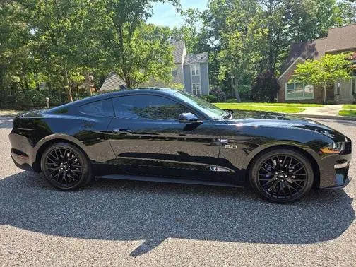 2022 Ford Mustang GT RWD photo