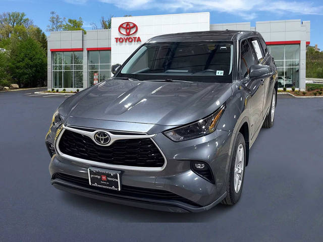 2022 Toyota Highlander LE AWD photo