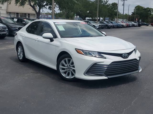 2023 Toyota Camry LE FWD photo