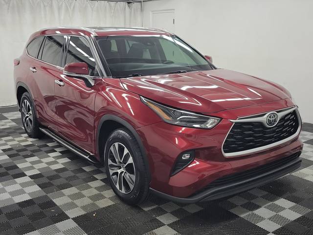 2022 Toyota Highlander XLE FWD photo