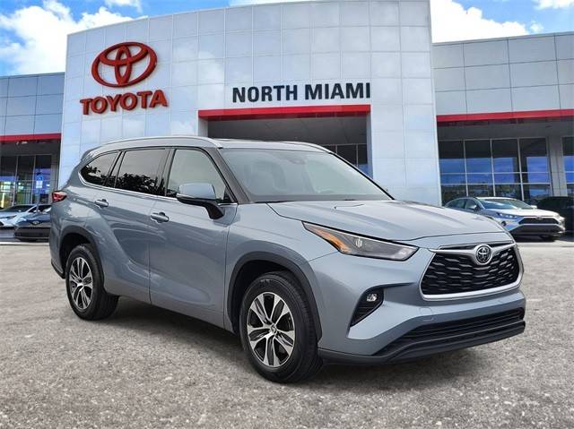 2022 Toyota Highlander XLE FWD photo