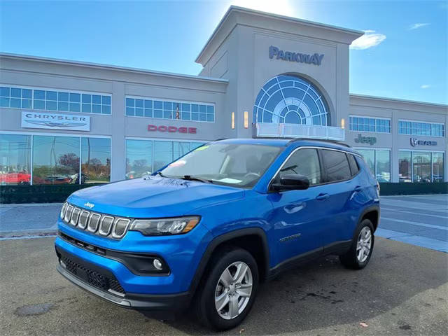 2022 Jeep Compass Latitude 4WD photo